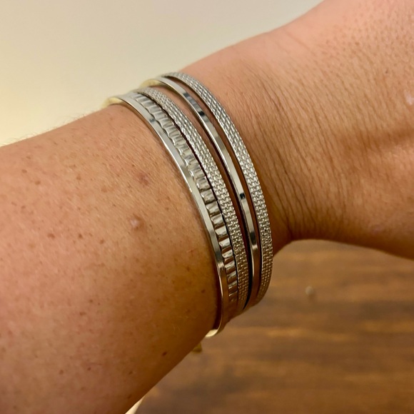 Vintage Coro Silver Toned Bangle Set NWT - Picture 4 of 10